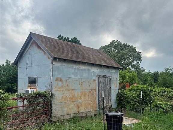 4th image of 2604 Philadelphia Rd