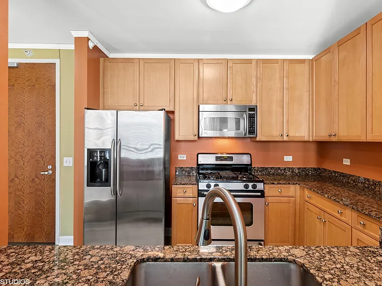201 N Westshore Dr #2103 — Photo 14