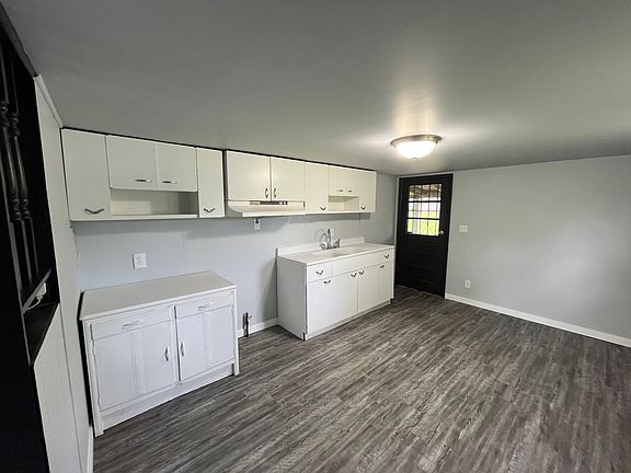 2nd image of 410 Lakeview Ave