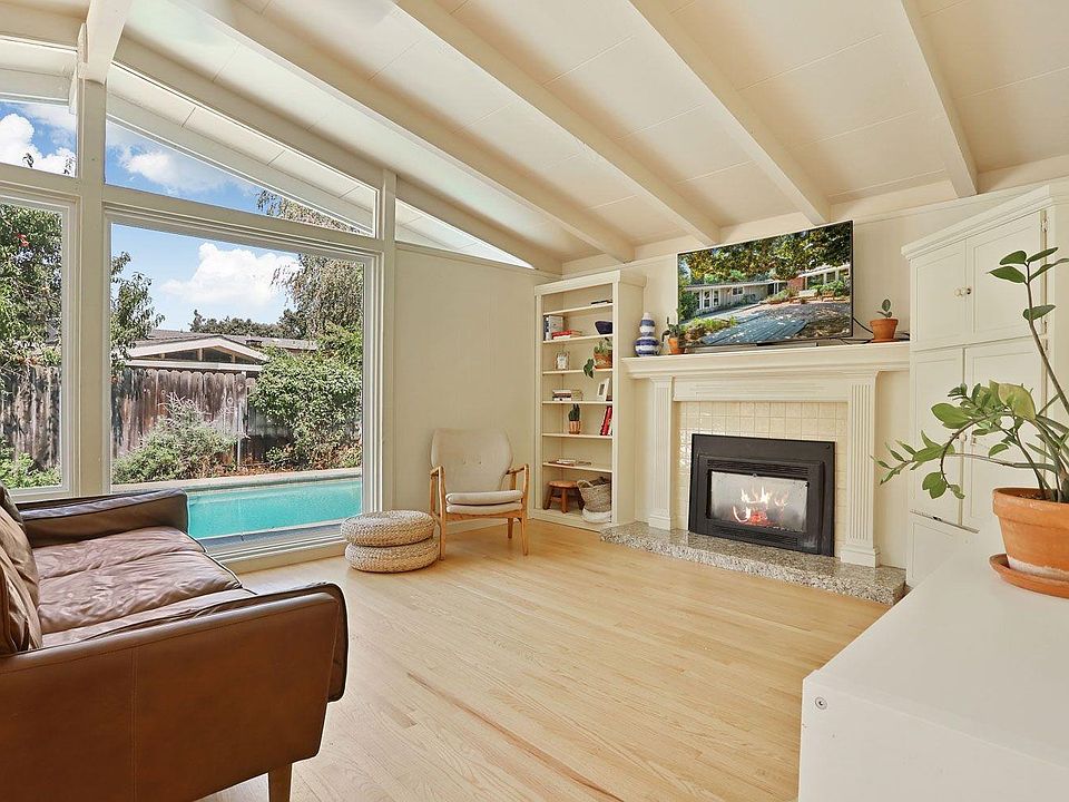 1st image of 8427 Bennett Dr