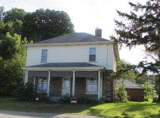 2325 Townwood Rd, Ellwood City, PA 16117