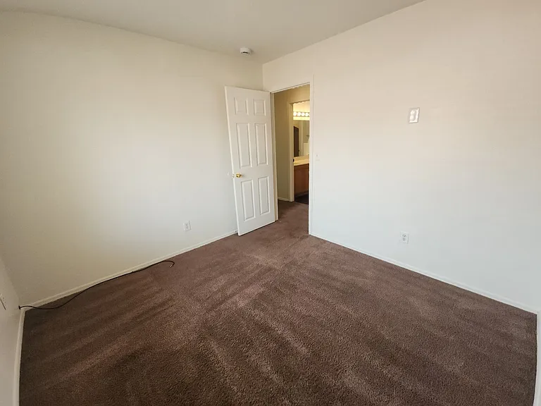 9907 Sparrow Ridge Ave — Photo 35