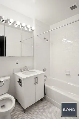 Rented by Bond New York | media 8