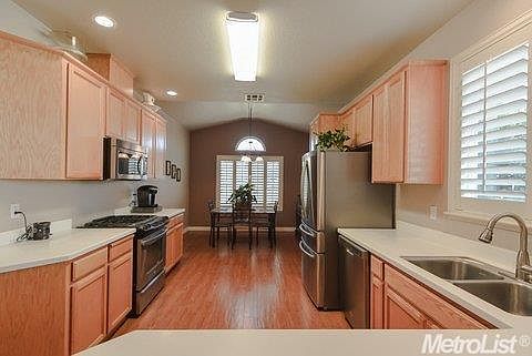 4th image of 1143 Meadowbrook Ct