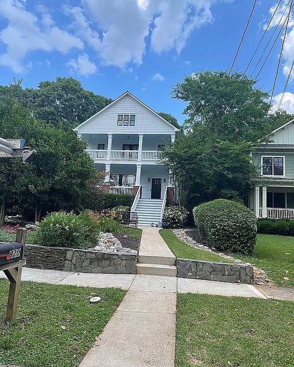 2nd image of 820 3rd Ave
