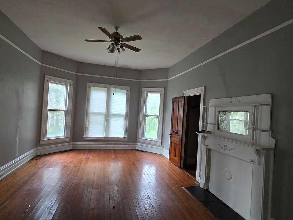 1st image of 432 S Race St APT A
