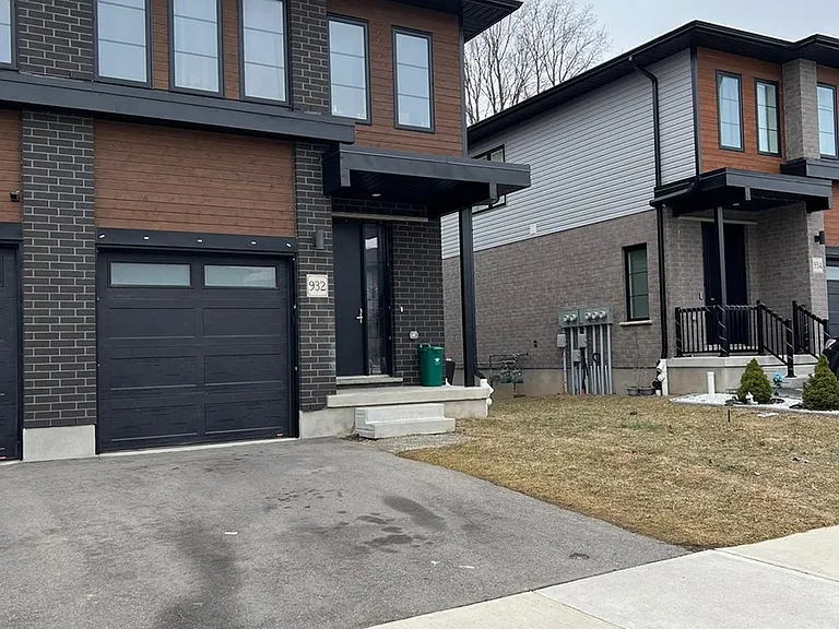 932 Robert Ferrie Dr — Photo 1
