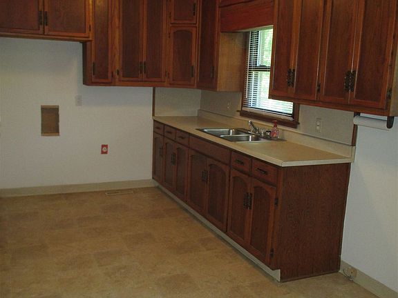 7. 2020 W 31st South, Kitchen (1)