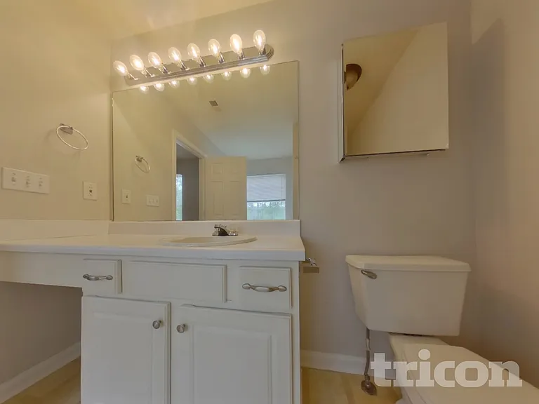 3020 Lake Park Ct — Photo 8