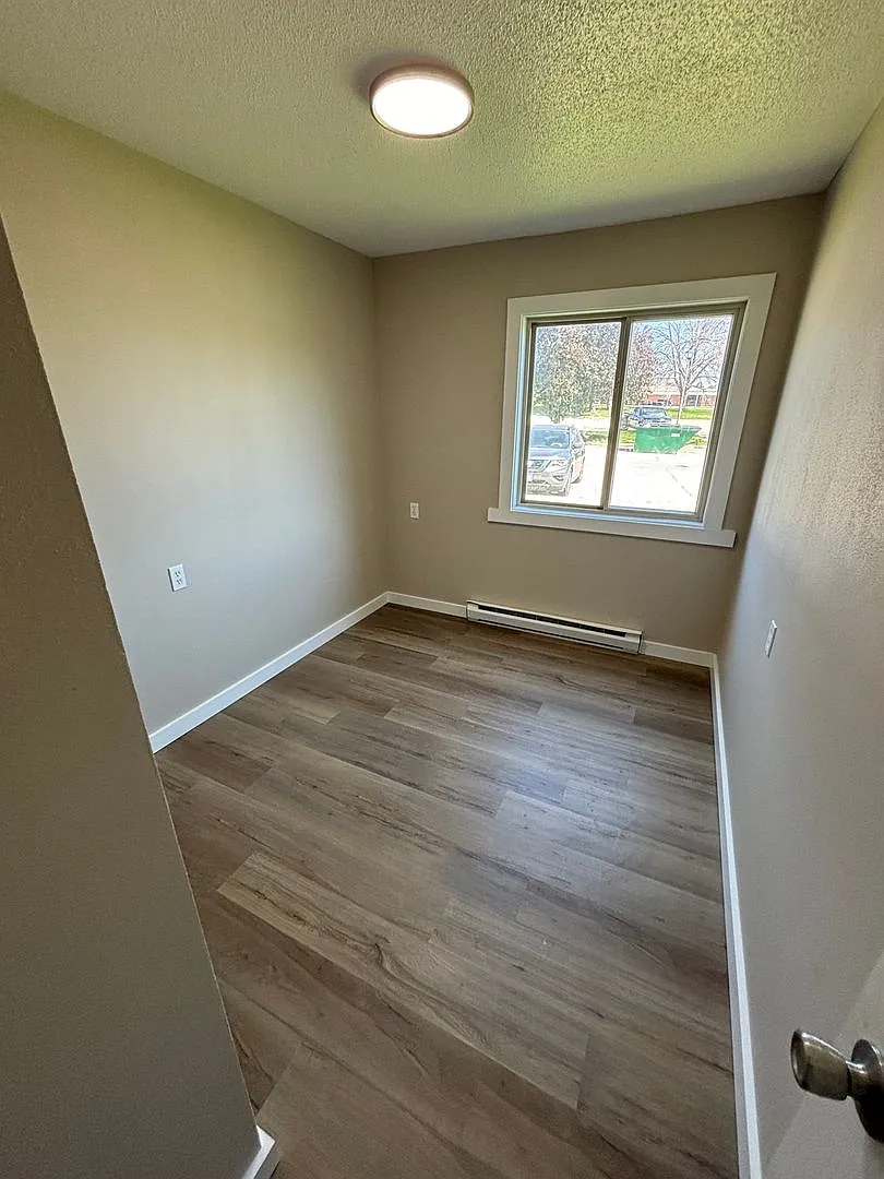 Fairview Apartments — Photo 4
