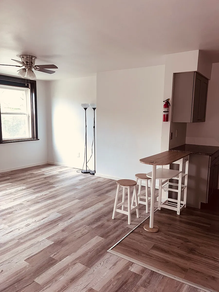 Building Photo - 355 S Negley Ave #2L