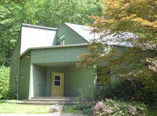 128 E Chestnut Hill Rd, Montague, MA 01351