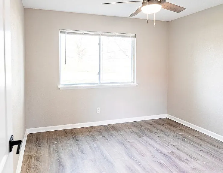Stoneside Apartments — Photo 9