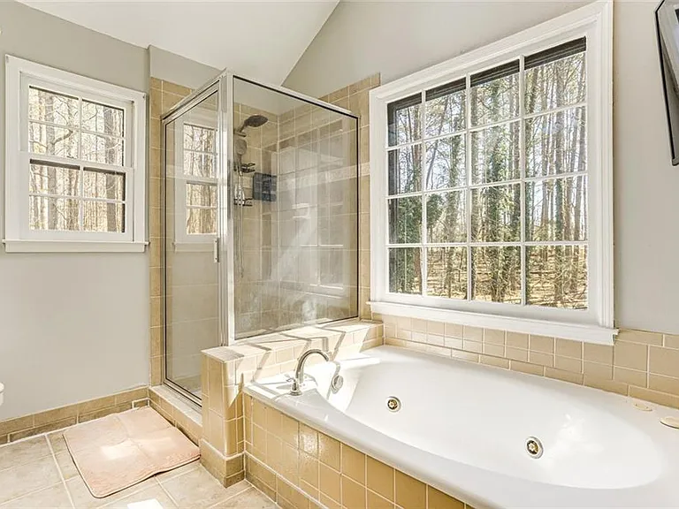 3595 Chastain Ct — Photo 11