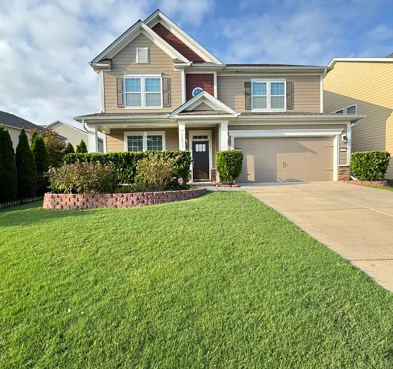 11215 Streamwood Ln NW