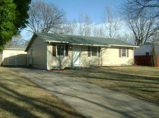 1240 N Summitlawn St, Wichita, KS 67212
