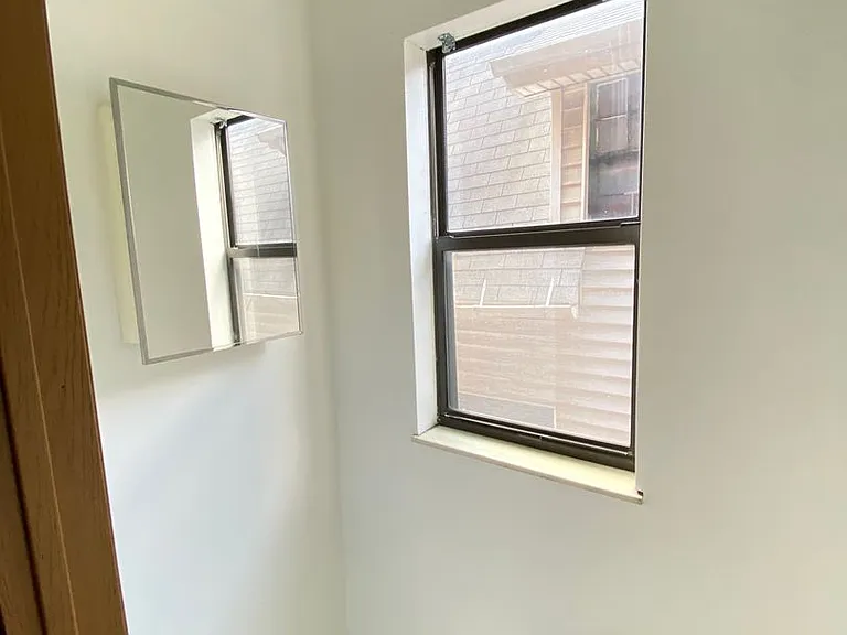 1522 Indianola Ave — Photo 29
