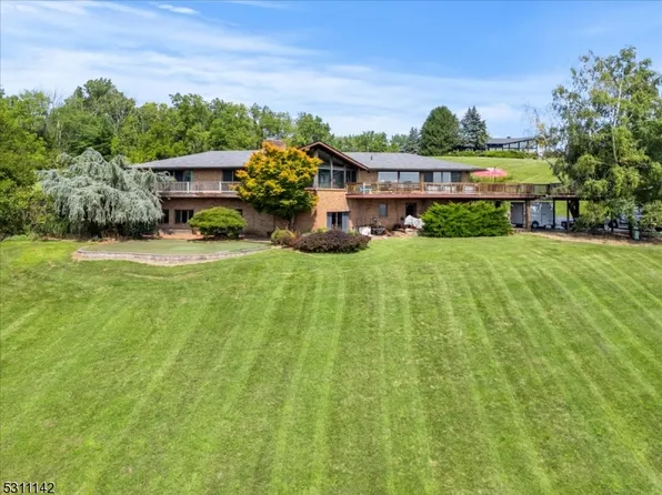 12 Possum Hollow Run, Clinton Twp., NJ 08801