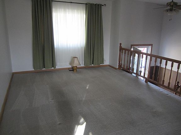 5th image of 525 Hillside Dr