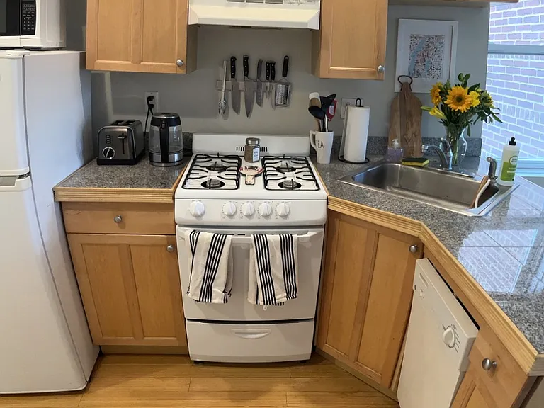70 Joy St #15 — Photo 13