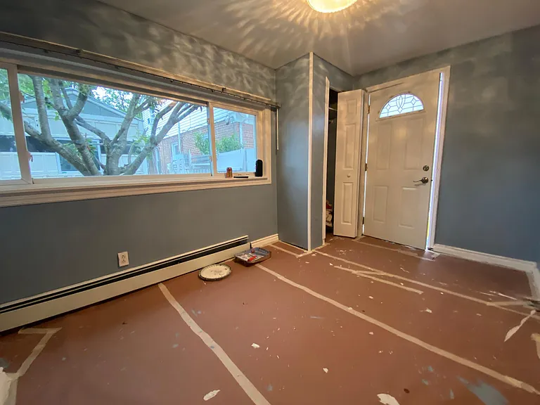 335 Hudson Ave — Photo 8