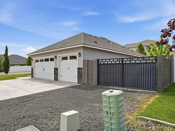 3rd image of 7045 W 31st Pl