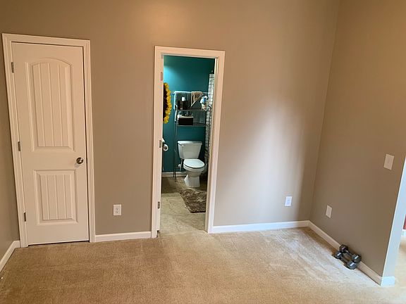 Flex room with access to bat