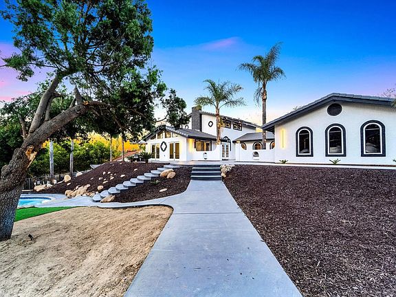 3rd image of 3065 Fairview Dr