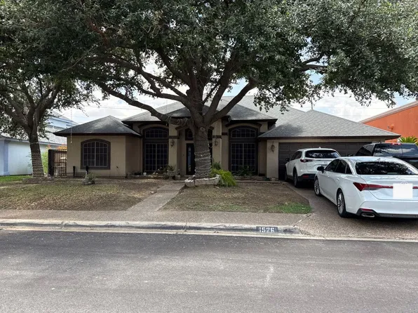 1526 Summit Dr, Laredo, TX 78045