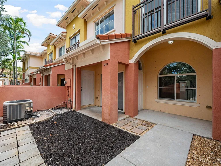 1204 Santa Catalina Ln — Photo 17