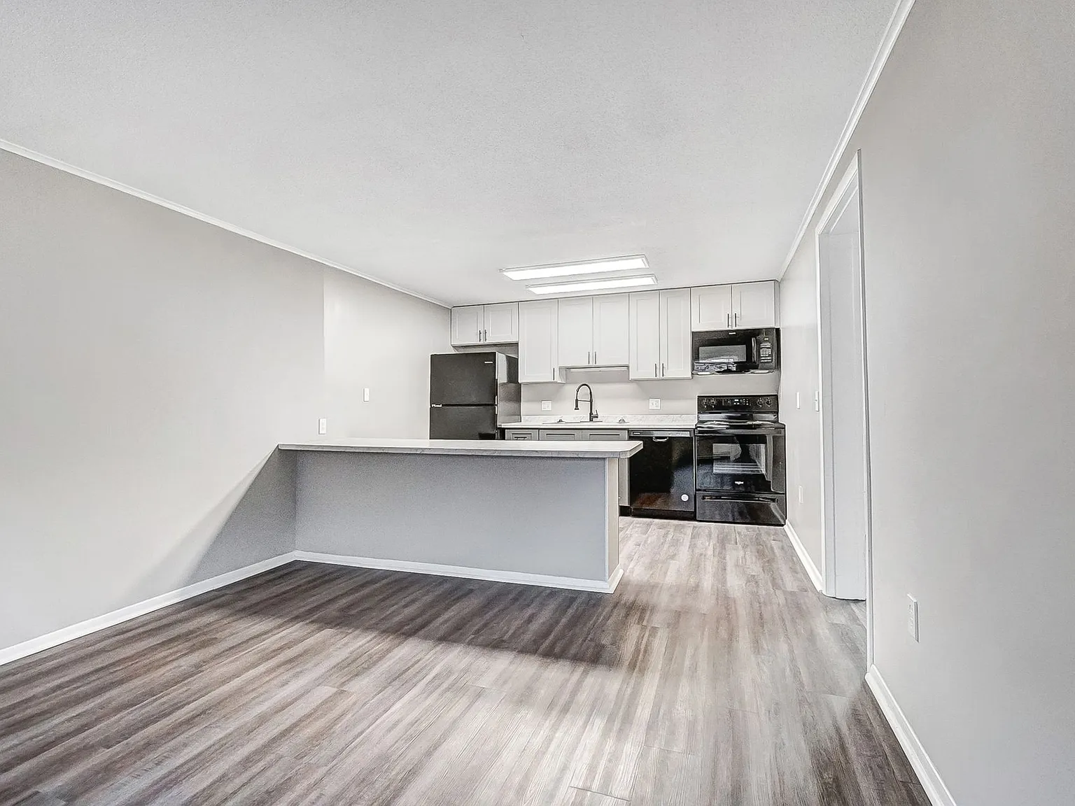 Poplar Ridge Apartments — Photo 2