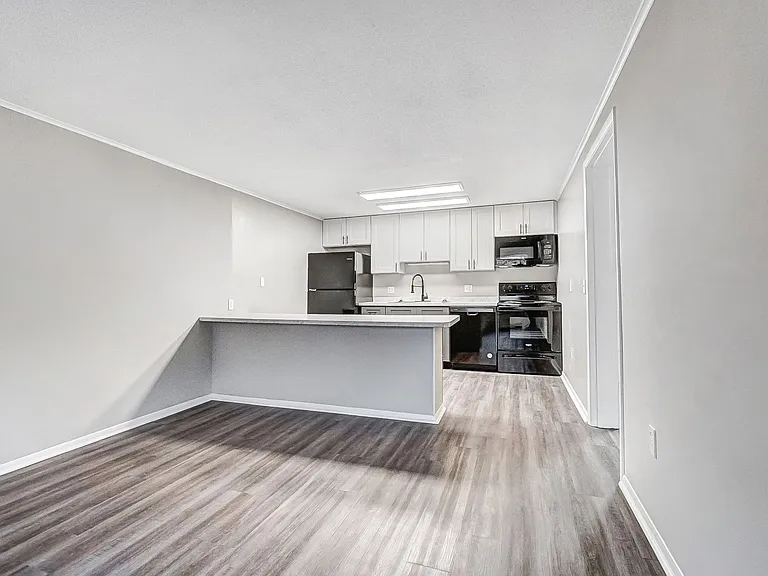 Poplar Ridge Apartments — Photo 4