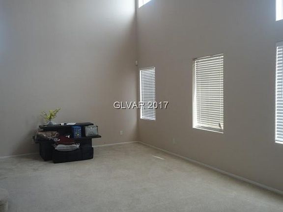 4th image of 821 E La Madre Way