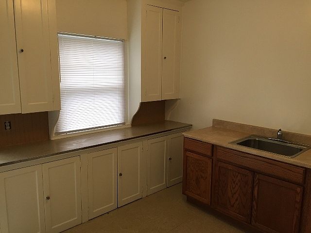 1st image of 300-302 W Fairview Ave #300