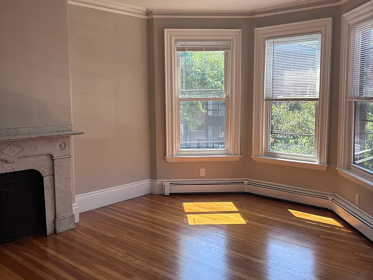 548 E Broadway #2 — Photo 6