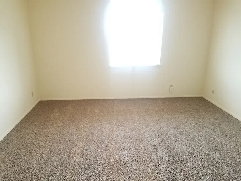 Kimberly Club Apartments — Photo 131