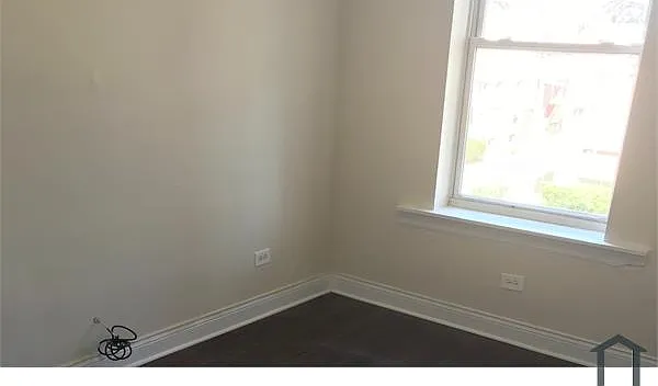 3 bed, $1,350 — Photo 2