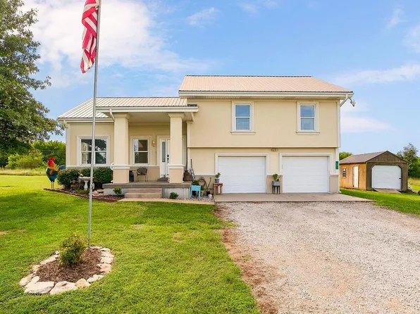 57 Willow Ln, Linn Valley, KS 66040