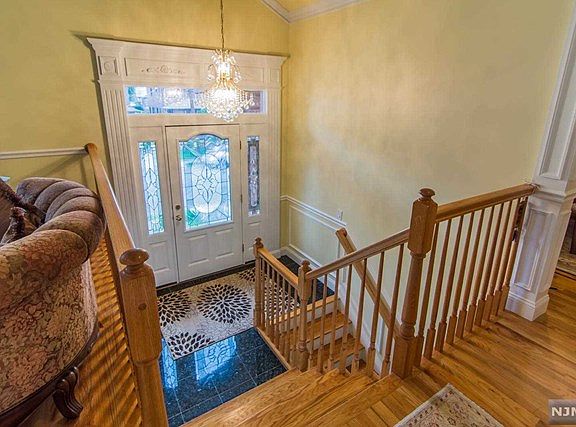 2nd image of 512 Highridge Ave
