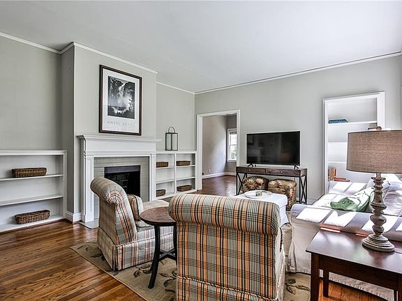 2nd image of 228 Derrydown Way