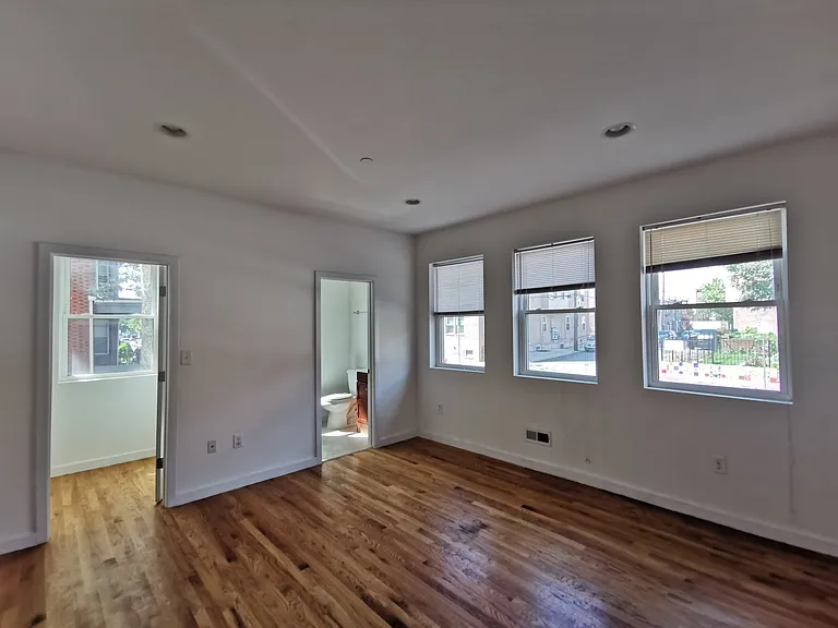 521 N 34th St #A — Photo 11