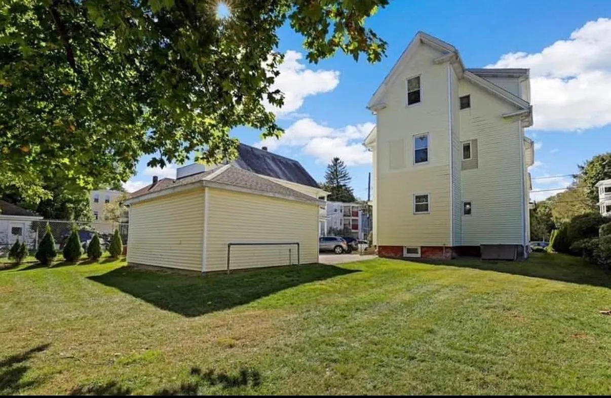 3 bed, 1200 sqft, $2,650 — Photo 4