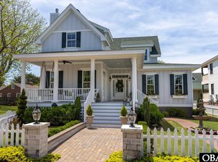 504 Lord Essex Ave, Manteo, NC 27954