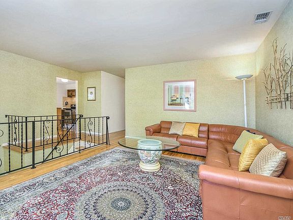 4th image of 28 Hernan Ave