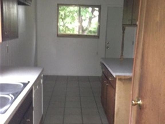 3rd image of 9115 Landis Dr