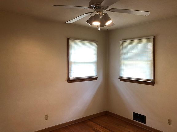 3rd image of 2709 Hooker Ave
