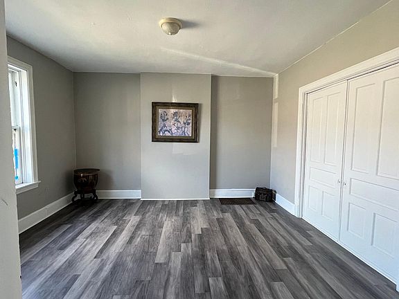 4th image of 2048 Russell Blvd