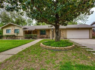 2302 Foxcroft Cir, Denton, TX 76209