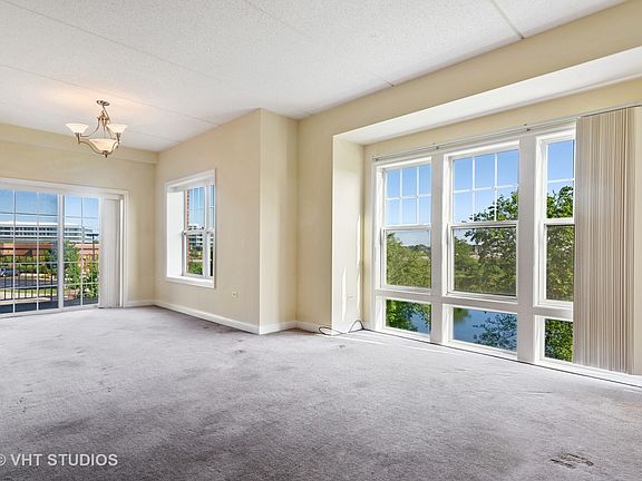 3rd image of 101 Pointe Dr Unit 203