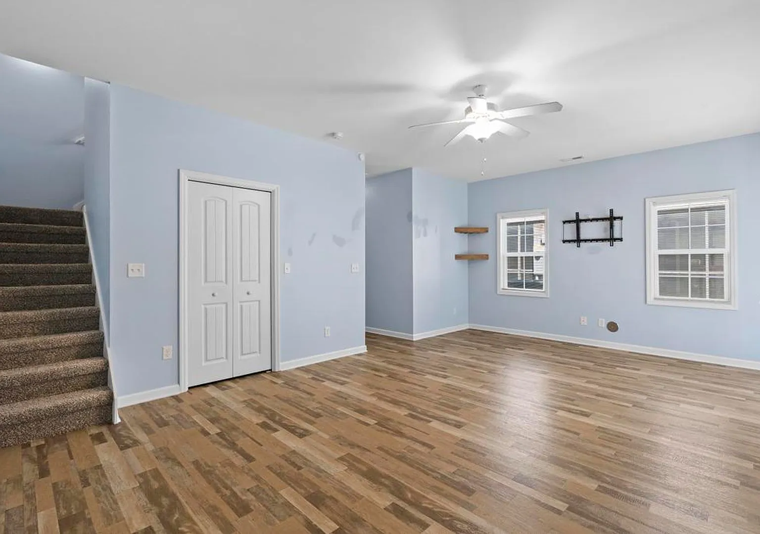 Beautiful Townhome with BEACH Convenience! — Photo 4